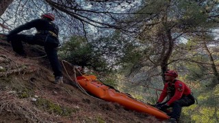 Kayıp olarak aranan adamın cesedi uçurumda bulundu