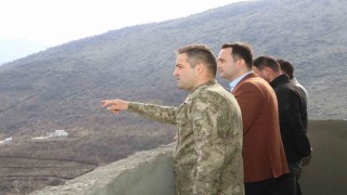 Kaymakam Demirci sınır duvarını inceledi