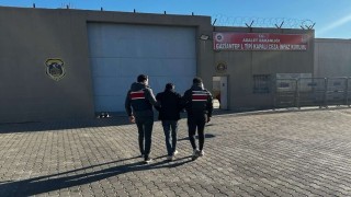 Kesinleşmiş 15 yıl cezası bulunan firari uyuşturucu taciri yakalandı