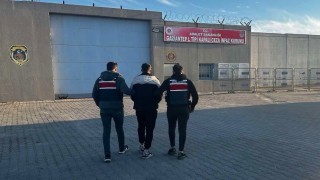 Kesinleşmiş 20 yıl cezası bulunan uyuşturucu taciri yakalandı