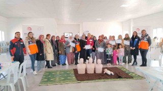 Kırsaldaki kadınlara hem afet bilinci veriliyor hem de ilk yardım eğitimi