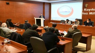 Kırşehir Koruma Platformu meclis üyelerini altın madenleri konusunda bilgilendirdi