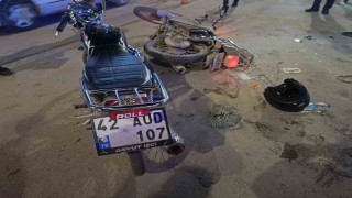 Konyada çarpışan motosiklet sürücüleri yaralandı