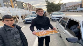 Konyada Esed rejiminin son bulması sebebiyle baklava ikramı