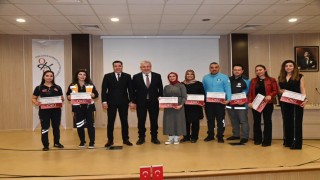 Korkut Ata Üniversitesi'ne İlk Yardım Eğitimi Verildi: 77 Personel Sertifikalarını Aldı