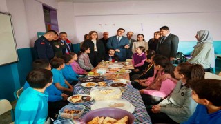 Köy okulundan yerli malı haftası etkinliği