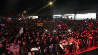 Kula Alışveriş Festivalinin ikinci gününde Yener Çevik sahne aldı