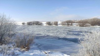 Kura Nehri dondu