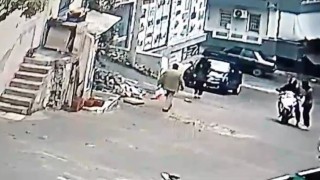 Kuşadasında kar maskeli soyguncular güpegündüz ev soymaya kalktı