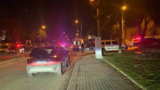 Kütahyada dur ihtarına uymayan sürücü polise çarptı