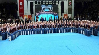 Kütahyada hafızlık eğitimini başarıyla tamamlayan 83 kız öğrenci için icazet merasimi