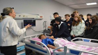 Lise öğrencileri Düzce Üniversitesini gezdi