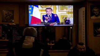 Macron: Aşırı sağ ve aşırı sol, dün bir araya gelerek cumhuriyet karşıtı bir cephe kurdu”