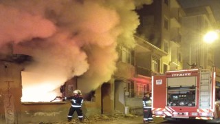 Malatyada metruk binada korkutan yangın