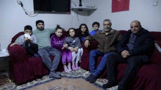 Malatyada yaşayan Suriye uyruklu Elmalı ailesi rejimin çökmesini sevinçle karşıladı