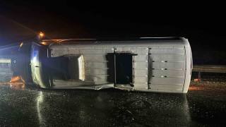 Malatyada yolcu minibüsü devrildi: 4 yaralı