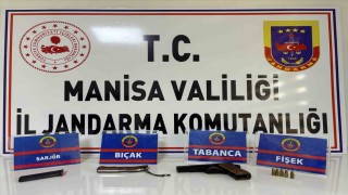 Manisada şüpheliden el yapımı tabanca çıktı