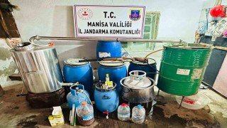 Manisada yılbaşı öncesi sahte içki operasyonu: 610 litre rakı ele geçirildi