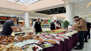 Mardian Mall çalışanlarını kahvaltıda buluşturdu