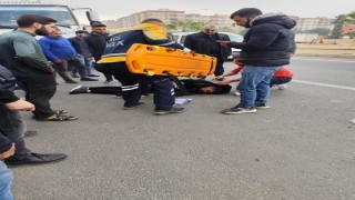 Mardinde cip sürücüsü önce yayaya çarptı, sonra refüje çıktı