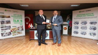 Matlı Şirketler Grubu Yönetim Kurulu Başkanı Özer Matlı, mezun olduğu okulda gençlerle buluştu