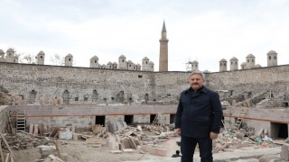 Melikgazi Belediyesi tarihe ışık tutuyor
