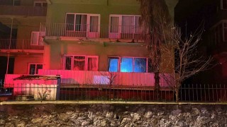 Mendil yangına sebep oldu: 1i bebek 2 kişi dumandan etkilendi