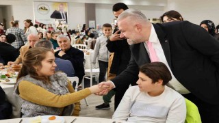Menemende özel çocuklarla çok özel kutlama