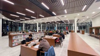 Millet Kütüphanesine ilk günden 647 kişi akın etti