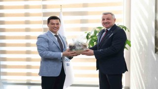 Moldova Büyükelçisi Croitor, Başkan Ünlü ile görüştü