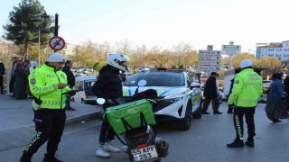 Motosiklet sürücüleri denetime takıldı