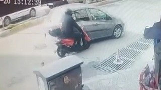 Motosiklete çarpıp kaçtı: Kaza güvenlik kameralarına yansıdı