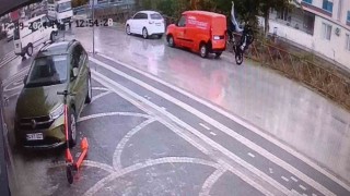 Motosikletliye takla attıran kaza kamerada