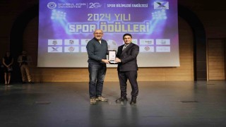Müdür Taşdemir, yılın spor müdürü seçildi