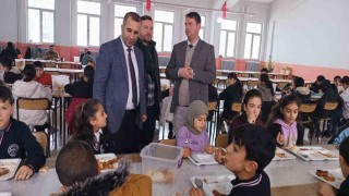 Müdür Tunçel: “Bol kitap okuyun”