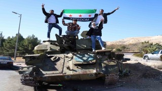 Mühimmat yüklü 4 tank yol kenarında terk edilmiş halde bulundu