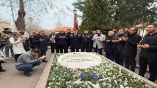 Muhsin Yazıcıoğlu doğum gününde kabri başında anıldı