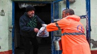 Muratpaşa sıcak desteğini aksatmadı