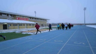 Muşta soğuk hava sporcuları durduramadı: Avrupa Kros Şampiyonası hazırlıkları sürüyor