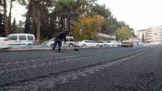Nizip Belediyesi ekipleri yol yapımına devam ediyor
