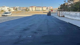 Nizipte asfalt ekiplerinin mesaisi sürüyor