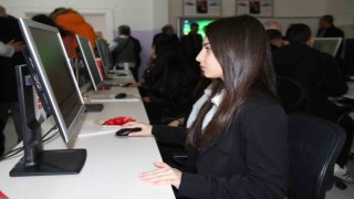 Öğrenciler, 20 yıllık tedavülden kalkmış sistemlerin günceline hayırseverler sayesinde kavuştu