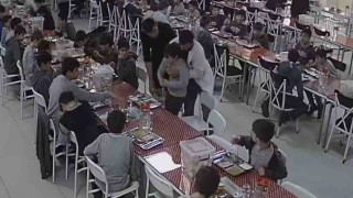 Öğretmenin Heimlich manevrası öğrenciyi kurtardı