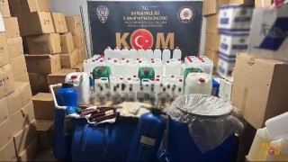 Ölüm saçan şüphelilere yönelik operasyon: 7 kişi tutuklandı, 4 bin 735 litre sahte içki ele geçirildi