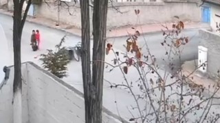 Ölümden dönen baba ile küçük kızın birbirine sarılması kameraya yansıdı
