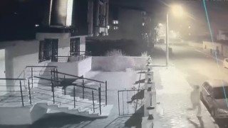 Önce ayakkabıyı çaldı daha sonra çaldığı ayakkabı ile arkadaşlarına hava attı