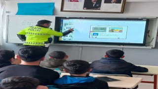 Ortaokul öğrencilerine trafik ve güvenlik eğitimi verildi
