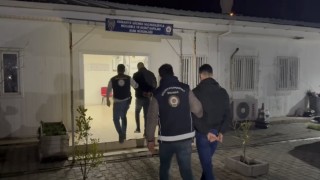 Osmaniyede durdurulan cipin bagajında kaçak göçmen yakalandı