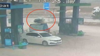 Otomobil benzinliğe daldı, facianın eşiğinden dönüldü: 3 yaralı