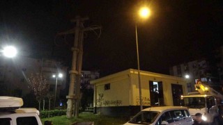 Park içindeki elektrik telleri alev alev yandı, mahallede korku dolu anlar yaşandı